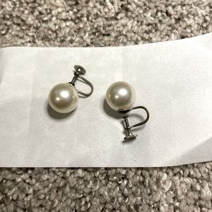 Vintage screw-on pearl earrings
